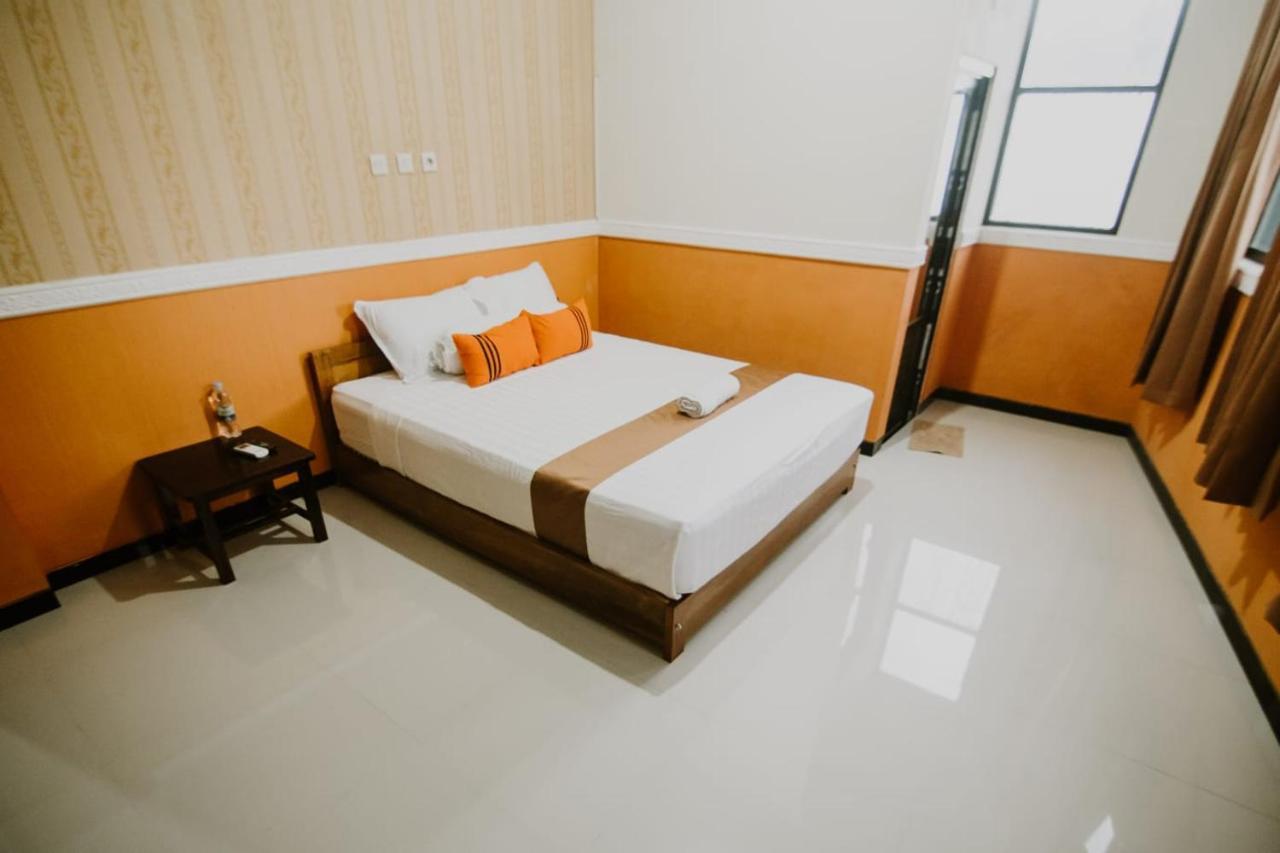 Grand Valonia Hotel เจมเบอร์ ภายนอก รูปภาพ