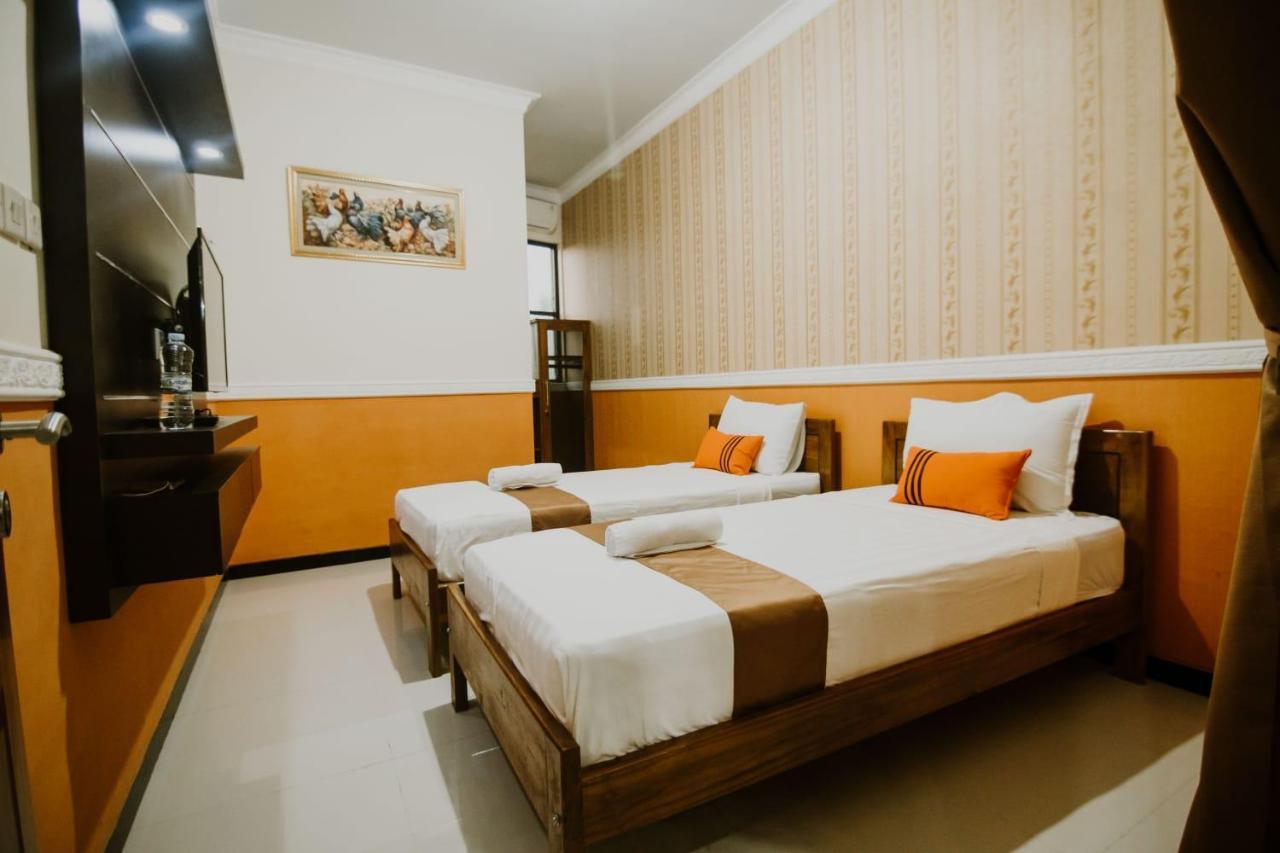 Grand Valonia Hotel เจมเบอร์ ภายนอก รูปภาพ