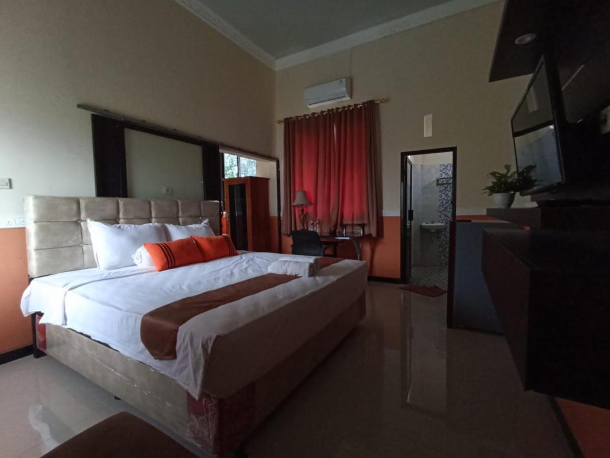 Grand Valonia Hotel เจมเบอร์ ภายนอก รูปภาพ