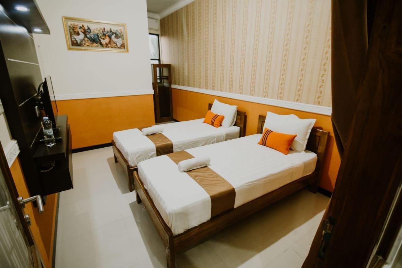 Grand Valonia Hotel เจมเบอร์ ภายนอก รูปภาพ