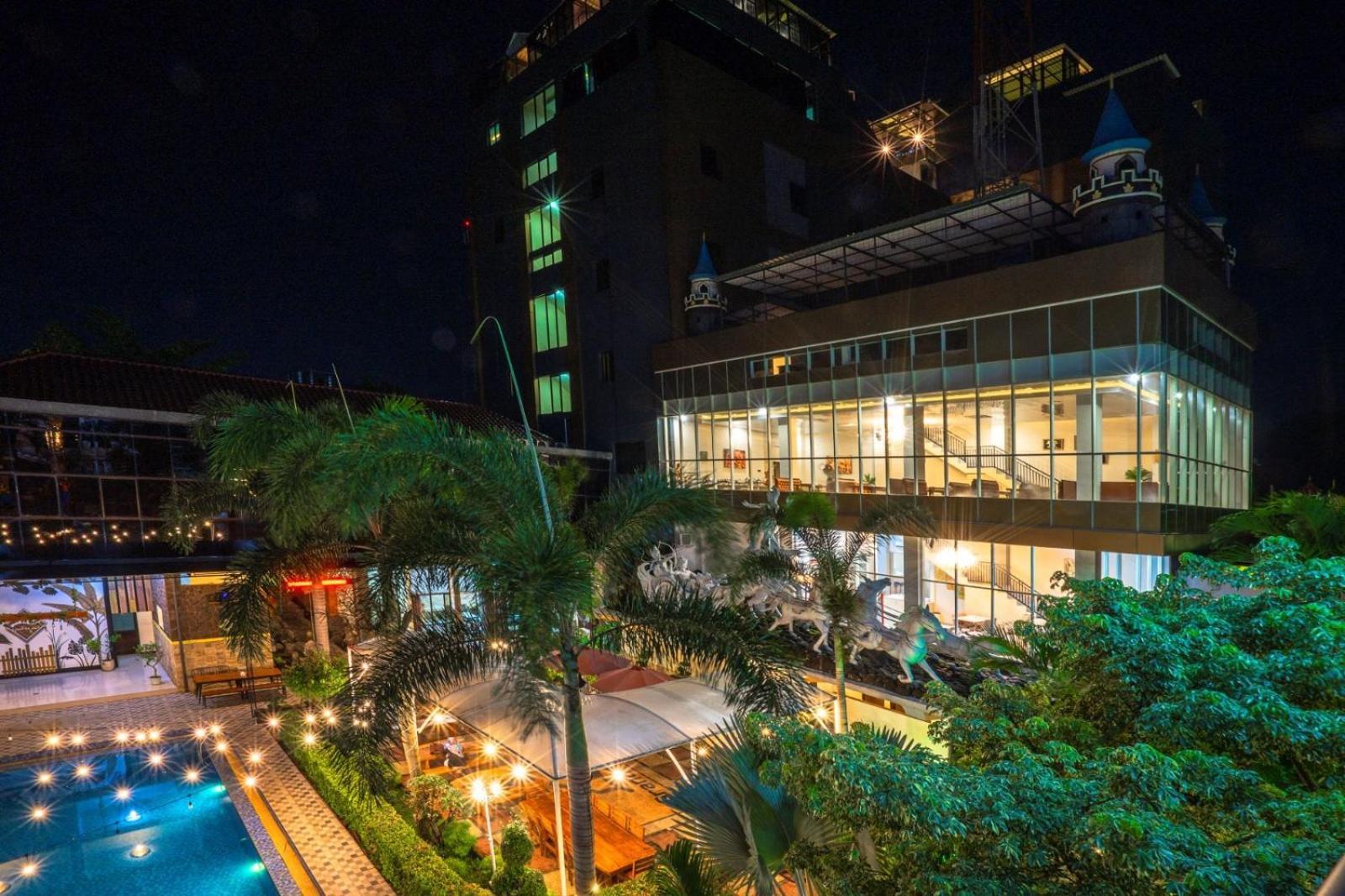 Grand Valonia Hotel เจมเบอร์ ภายนอก รูปภาพ